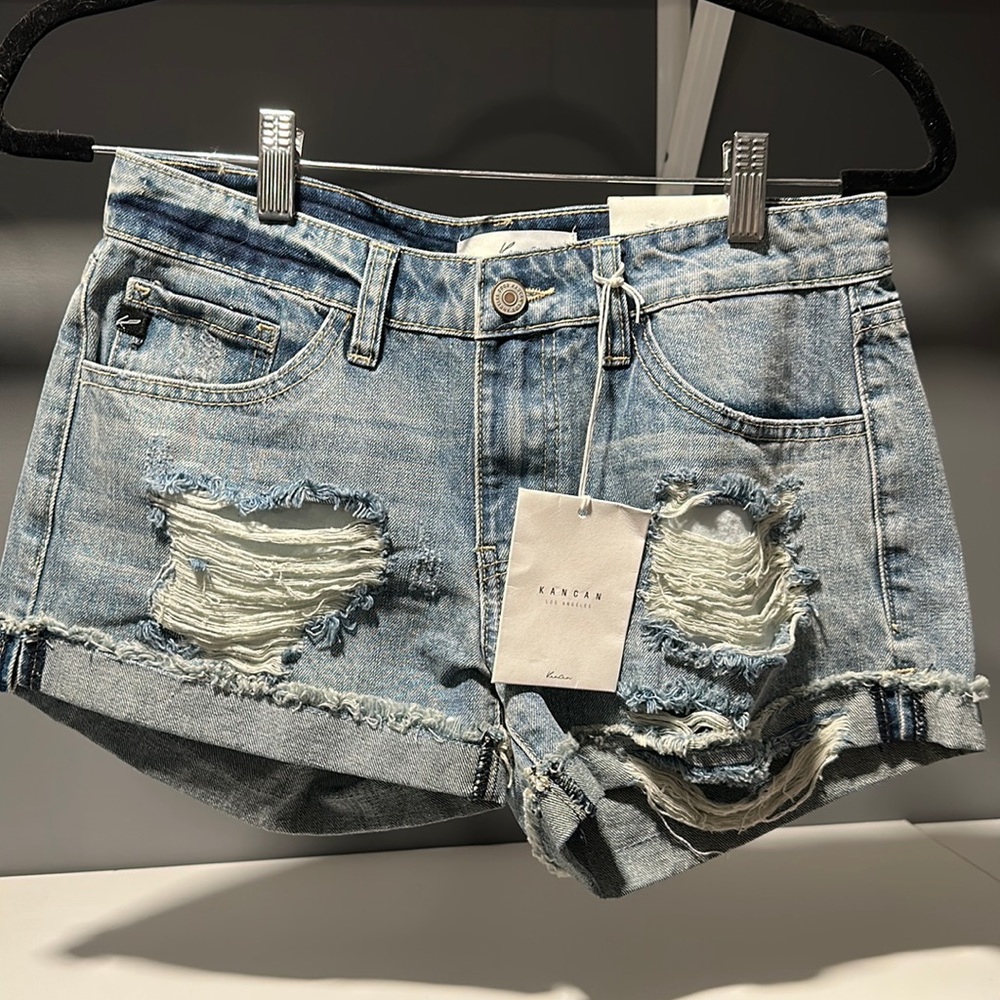 KanCan Midrise shorts size small NWT